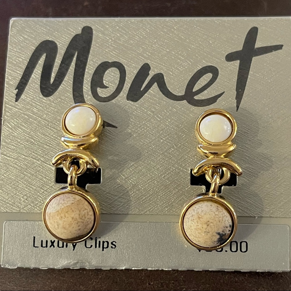 Vintage Monet Luxury Clip Earrings Top Colors Gold White Natural - Picture 1 of 5